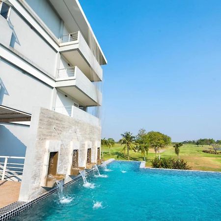 Uniland Golf & Resort Nakhon Pathom Exterior foto